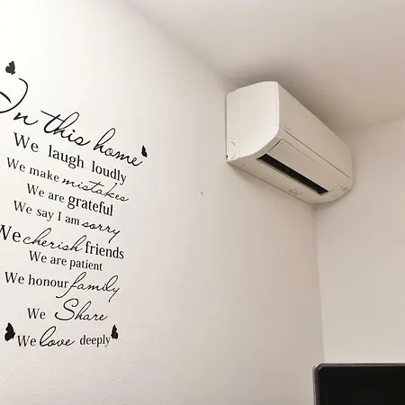 Matthew & Oscar Apartment *